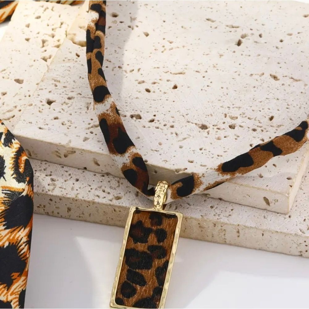 Leopard Rectangle Cloth Necklace - Picture 3 of 6